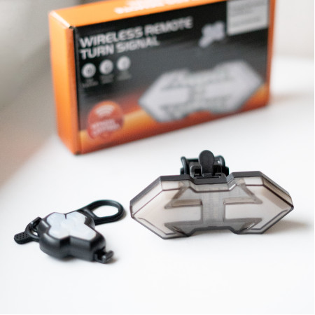 Ліхтар задній H040 з поворотами акум.500mAh, type-C  доступно від 1 шт